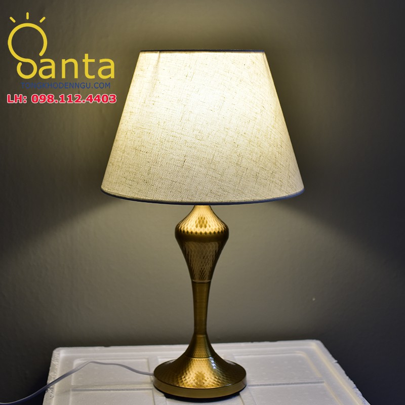 mẫu đèn ngủ để bàn cao cấp mới 802